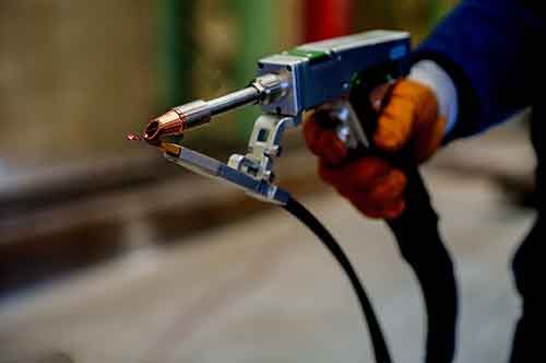 激光切割头保护镜片的常见问题与解决方法